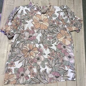 Floral mauve and sage, size M, ruffled sleeves and neckline, button tie in back